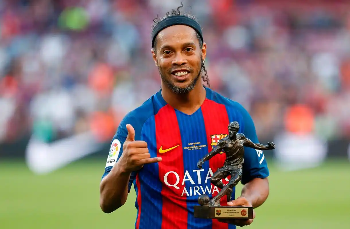 为俱乐部前 为俱乐部前